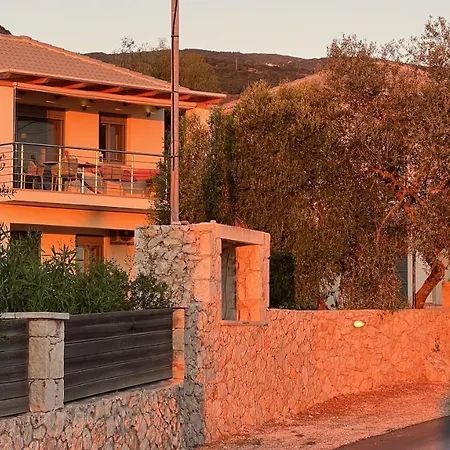 Luxurious At A Unique Spot וילה